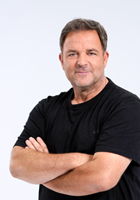 Martin Rütter  mit „SCHLUSS! AUS!“